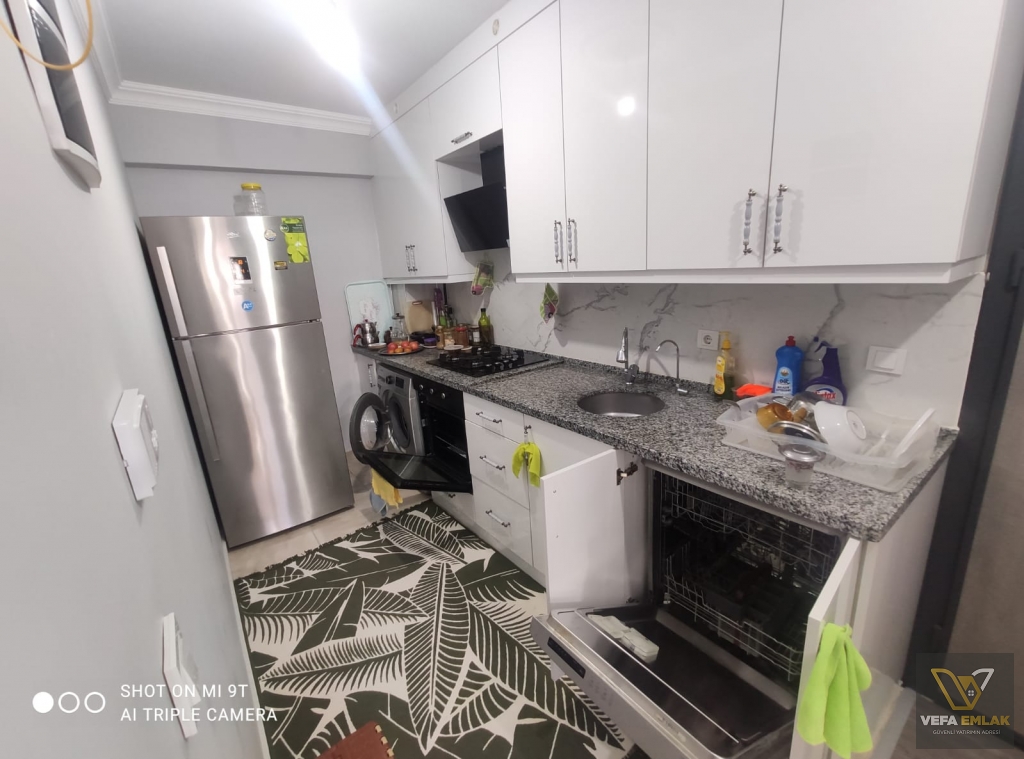 ZÜMRÜT CAMİİ VE YEŞİL CAMİİ ARASINDA FUL EŞYALI 2+1 SATILIK DAİRE