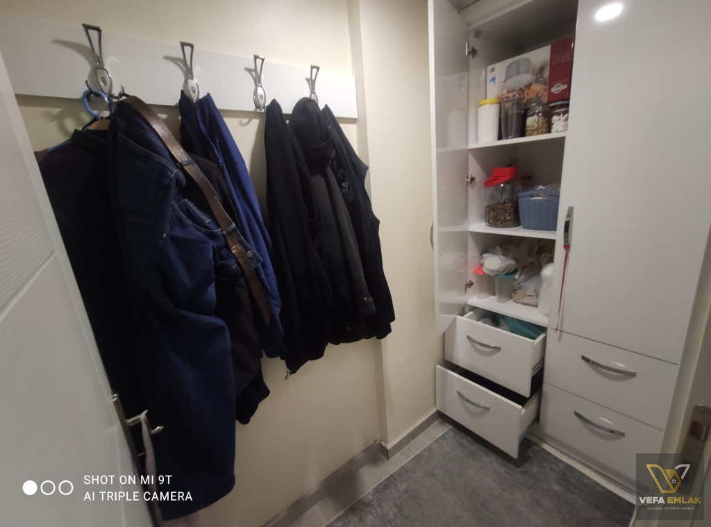 ATATÜRK MAHALLESİ ŞEKER EVLERİ ENSAR CAMİİ YAKININDA SATILIK 2+1 DAİRE