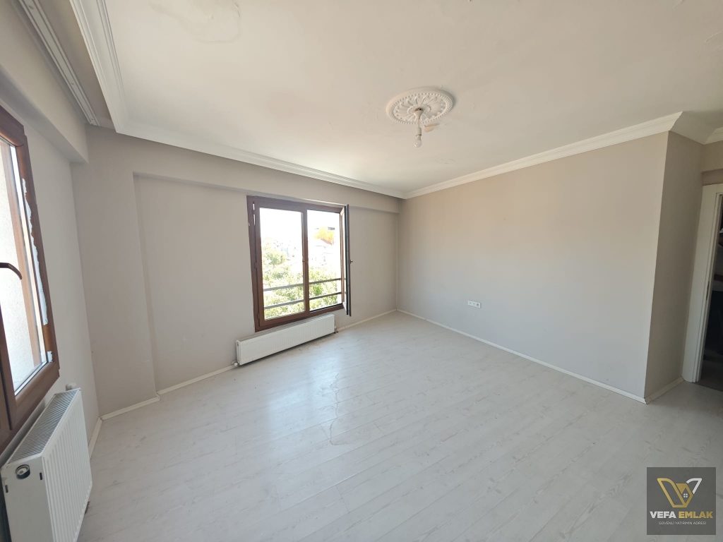 KARAAĞAÇ MAH.ZÜMRÜT CAMİ YAKINI 110 m2 SATILIK 2+1 DAİRE...