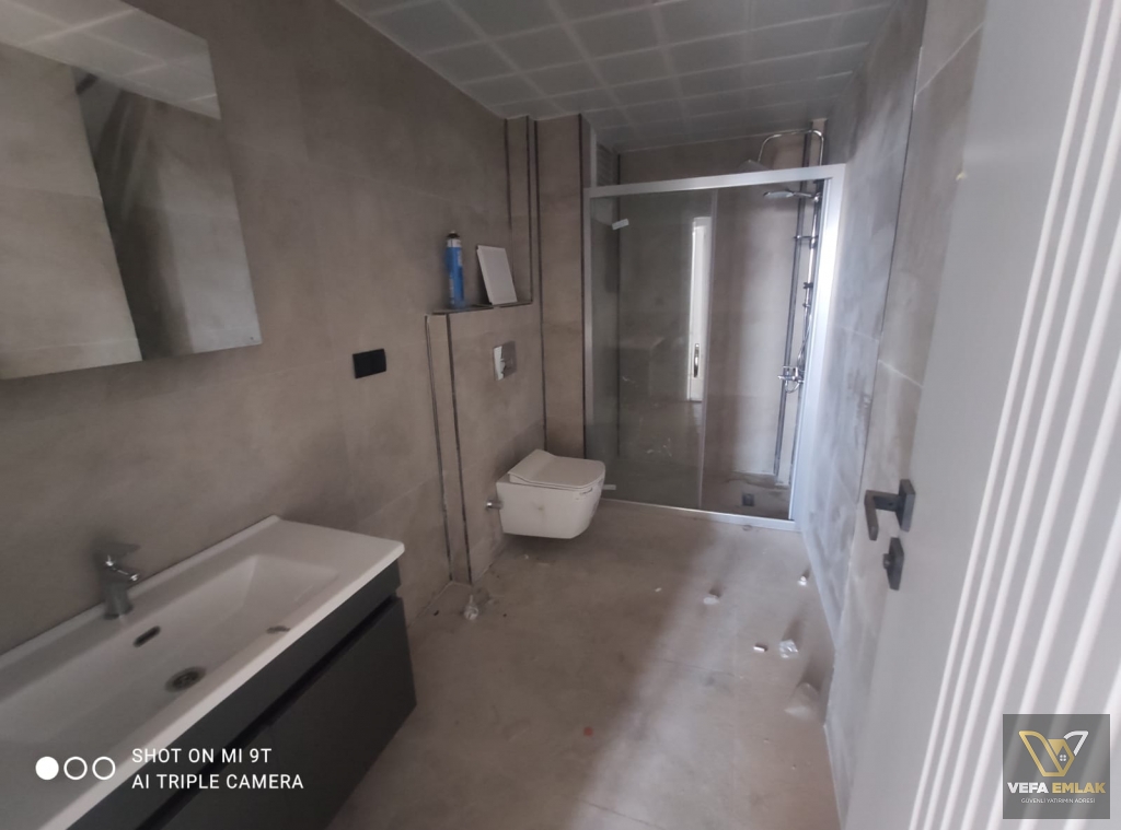 KEMALÖZ MAHALLESİ ORHAN DENGİZ LİSESİ YAKININDA SATILIK 4+1 DAİRE