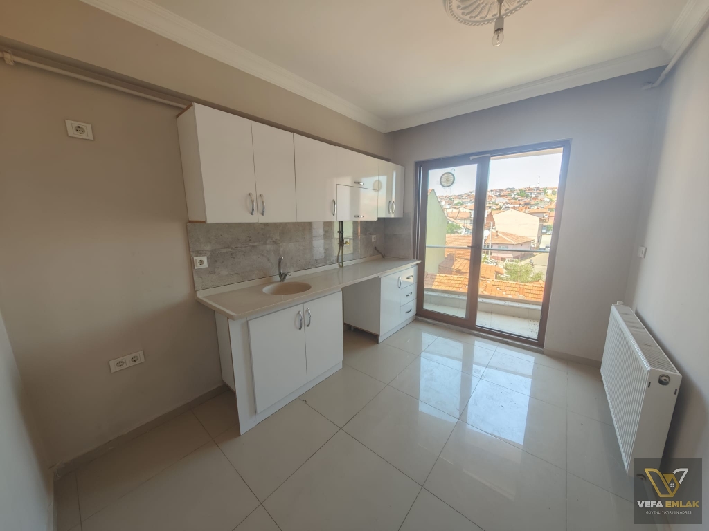 KARAAĞAÇ MAH.ZÜMRÜT CAMİ YAKINI 110 m2 SATILIK 2+1 DAİRE