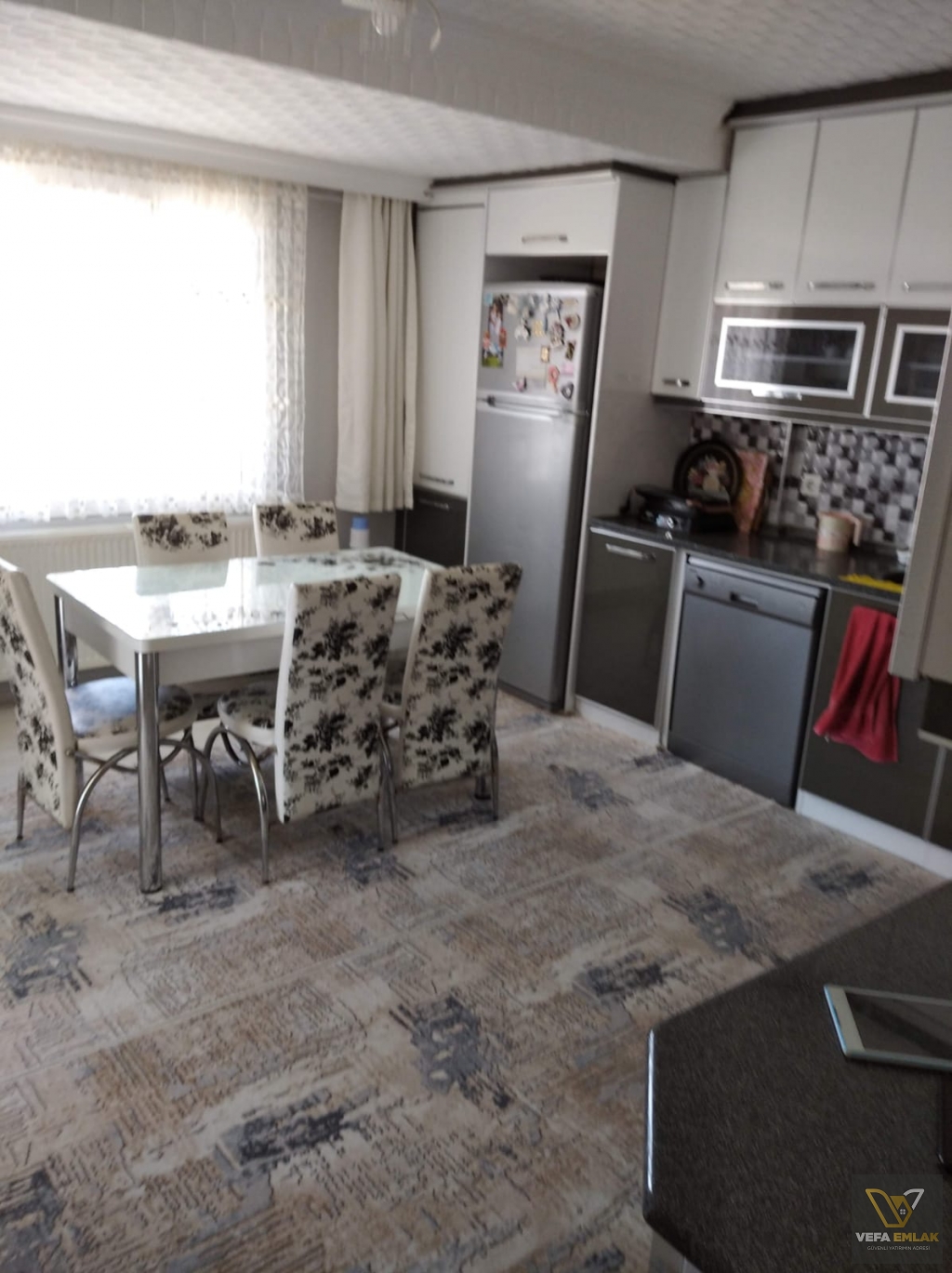 LALELİ CAMİİ CİVARINDA ULTRA LÜKS MÜSTAKİL( 338 m2)SATILIK BİNA