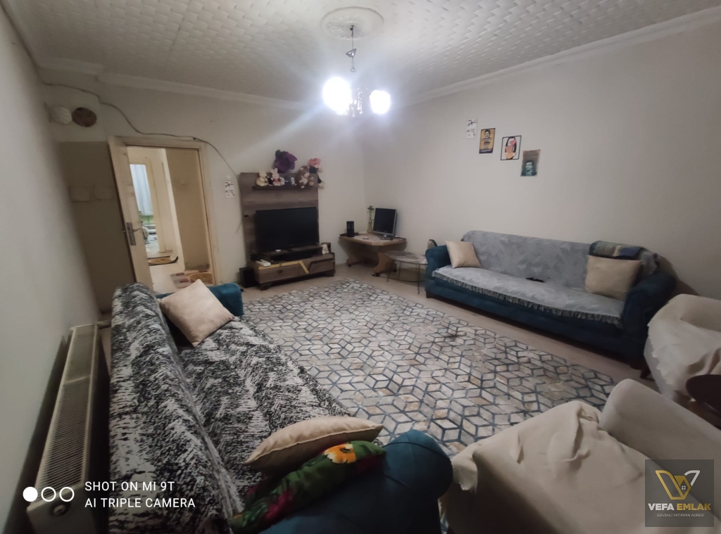 IŞIK MAHALLESİ UĞUR SERDAROĞLU OKULU YAKINI SATILIK MÜSTAKİL EV