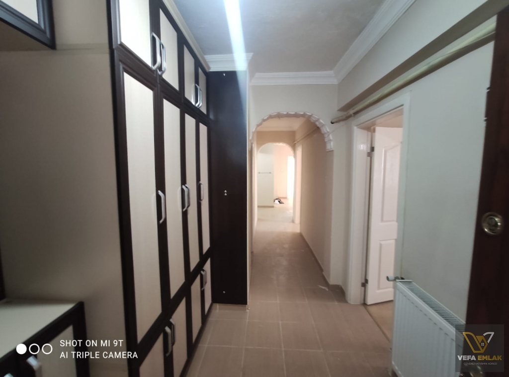 KEMALÖZ MAH.AYŞE ANA SAGLİK MSLK.LİSESİ YAKININDA SATILIK 3+1 DAİRE