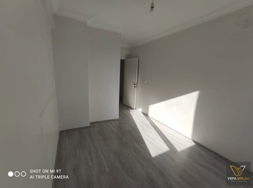 ATATÜRK MAH.BESİM ATALAY OKULU YAKININDA GENİŞ 2+1 SATILIK...