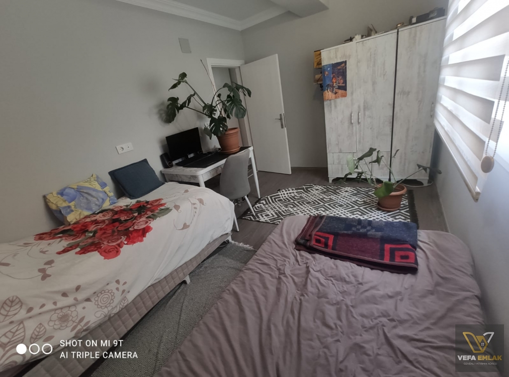 ZÜMRÜT CAMİİ VE YEŞİL CAMİİ ARASINDA FUL EŞYALI 2+1 SATILIK DAİRE