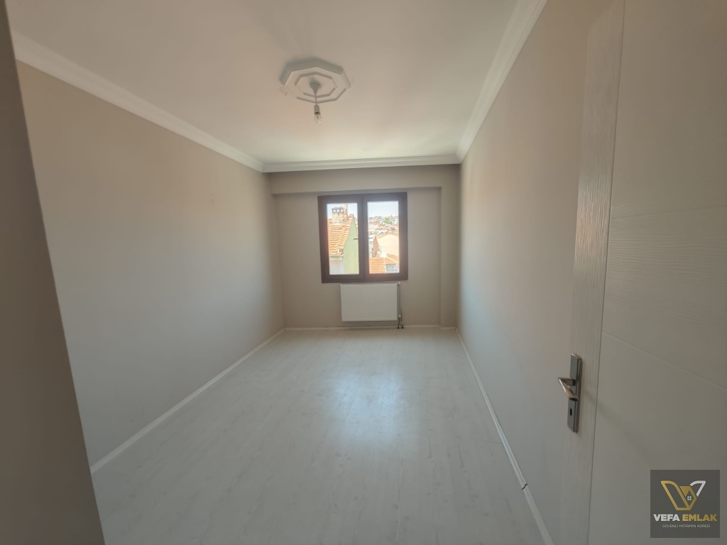 KARAAĞAÇ MAH.ZÜMRÜT CAMİ YAKINI 110 m2 SATILIK 2+1 DAİRE