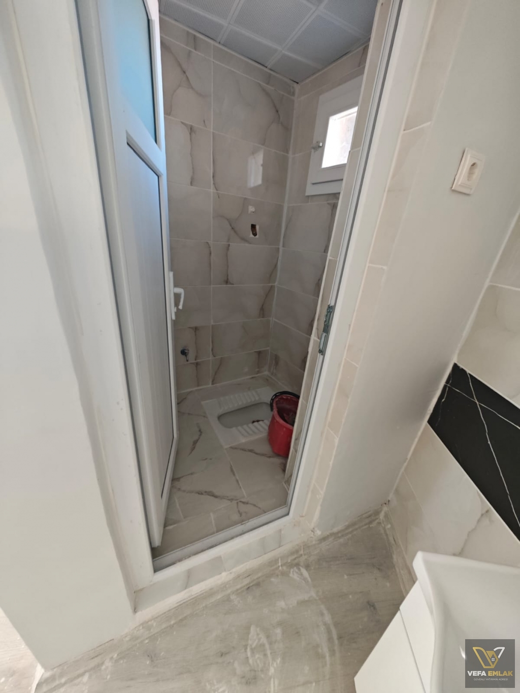 GEDİZYOLU ZÜMRÜT CAMİİ YAKINI SATILIK 2+1 DAİRE