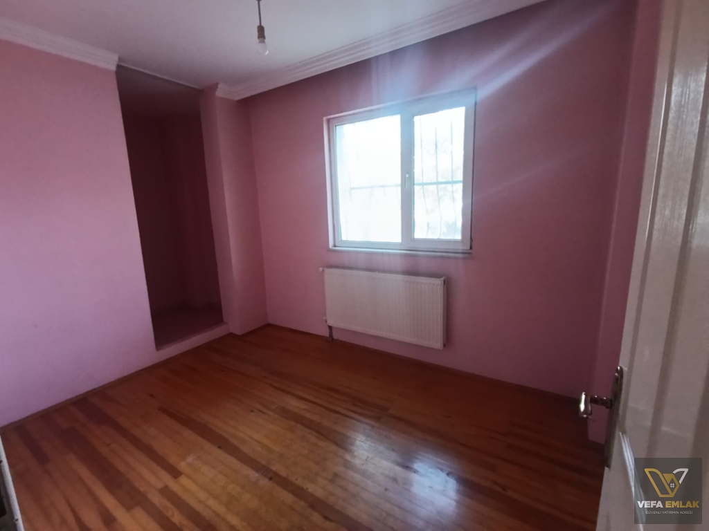 ATATÜRK MAHALLESİ LALELİ CAMİİ YAKINI KİRALIK 2+1