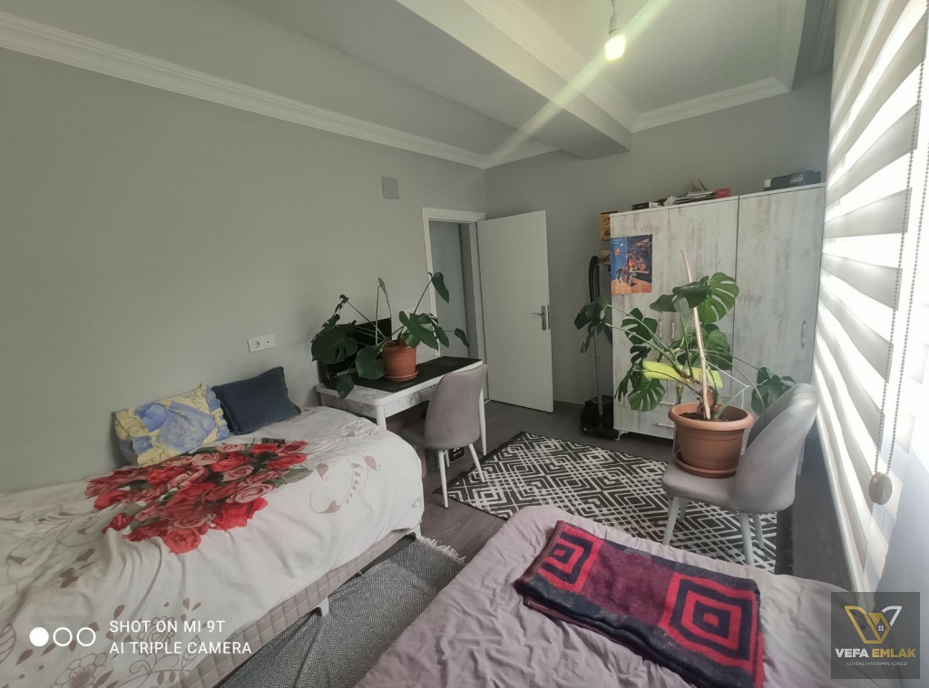 ZÜMRÜT VE  YEŞİL CAMİ  ARASINDA SATILIK 2+1 FULL EŞYALI DAİRE