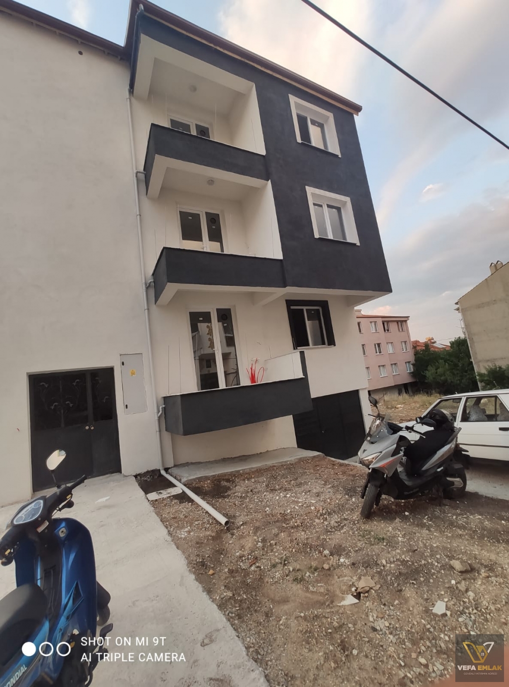 ÖZDİLEK AVM.YAKINI 3+1 125 m2 ( ARA KAT ) SATILIK DAİRE