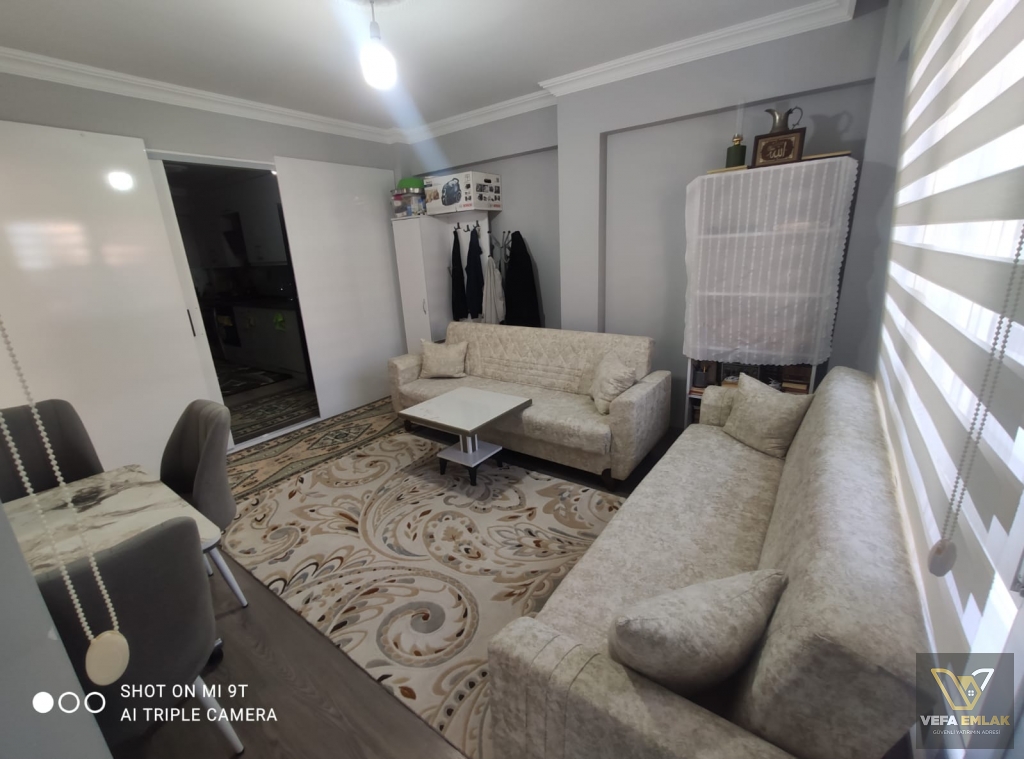 ZÜMRÜT CAMİİ VE YEŞİL CAMİİ ARASINDA FUL EŞYALI 2+1 SATILIK DAİRE